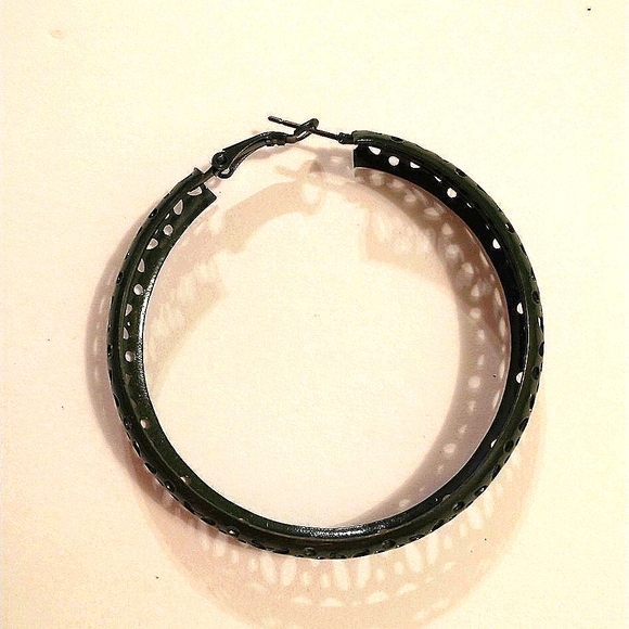 Monaco Exquisite Epoxy Dark Green Metal Hoop Earrings - Picture 2 of 4